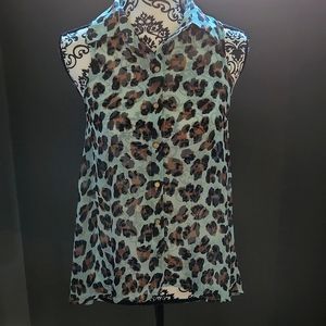 Blue top leopard print